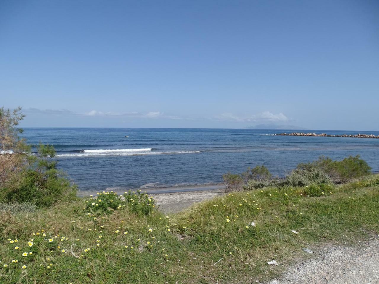 Nama Beach House Монолитос Екстериор снимка