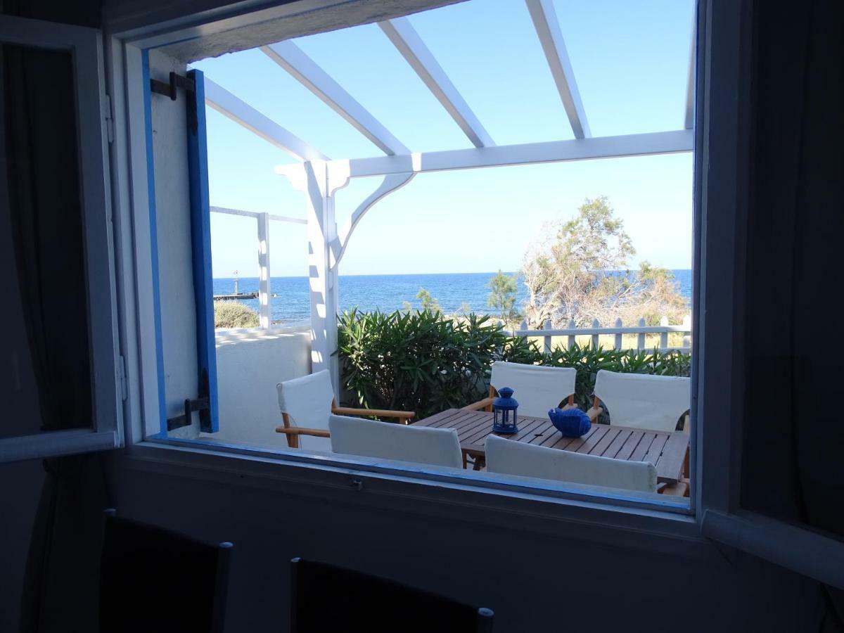 Nama Beach House Монолитос Екстериор снимка