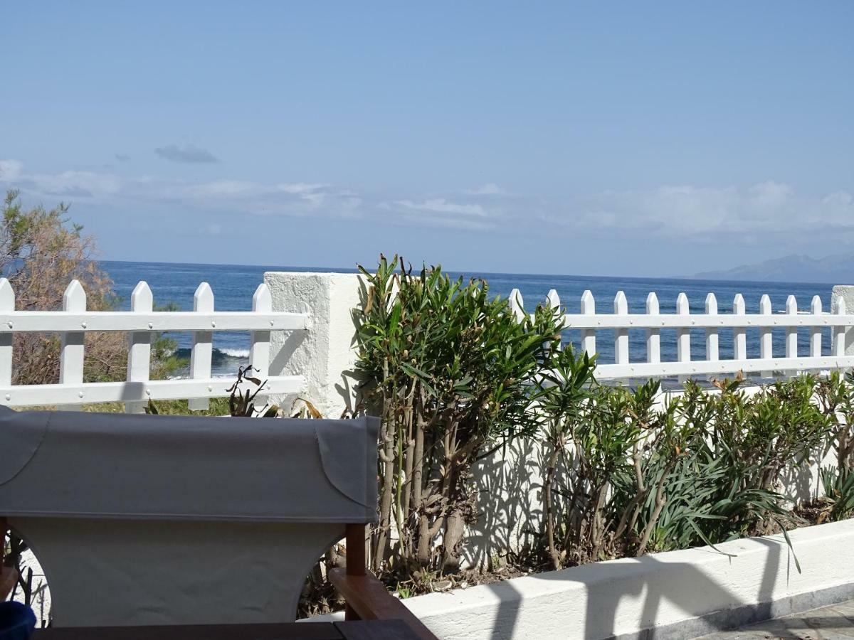 Nama Beach House Монолитос Екстериор снимка