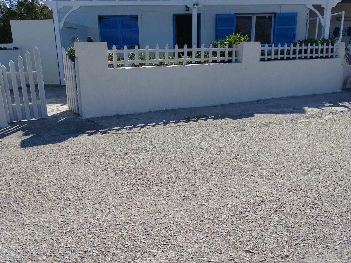Nama Beach House Монолитос Екстериор снимка